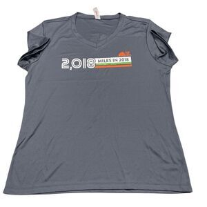 Gray Lightweight V Neck Run the Year Graphic Jersey